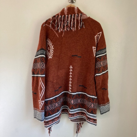 Doe & Rae women’s Aztec style cardigan - Picture 4 of 6